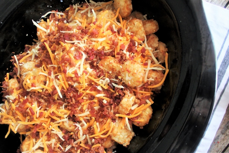 slow cooker chicken and tater tot casserole
