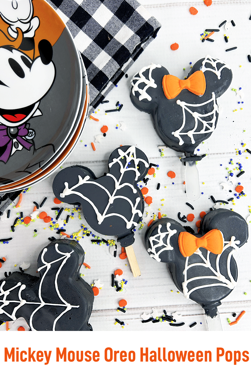 Make Mickey And Minnie Mouse Halloween Oreo Pops