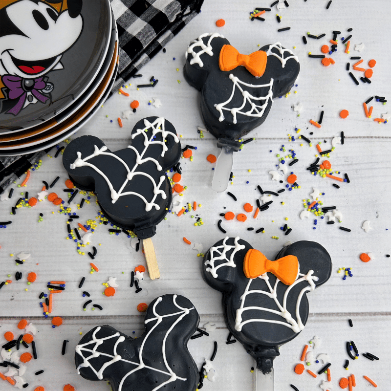Mickey And Minnie Mouse Halloween Oreo Pops