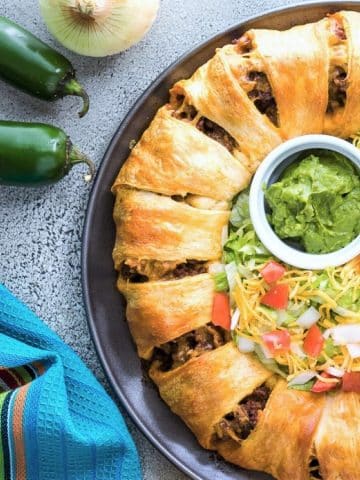 make a taco ring with taco seasoning and ground beef