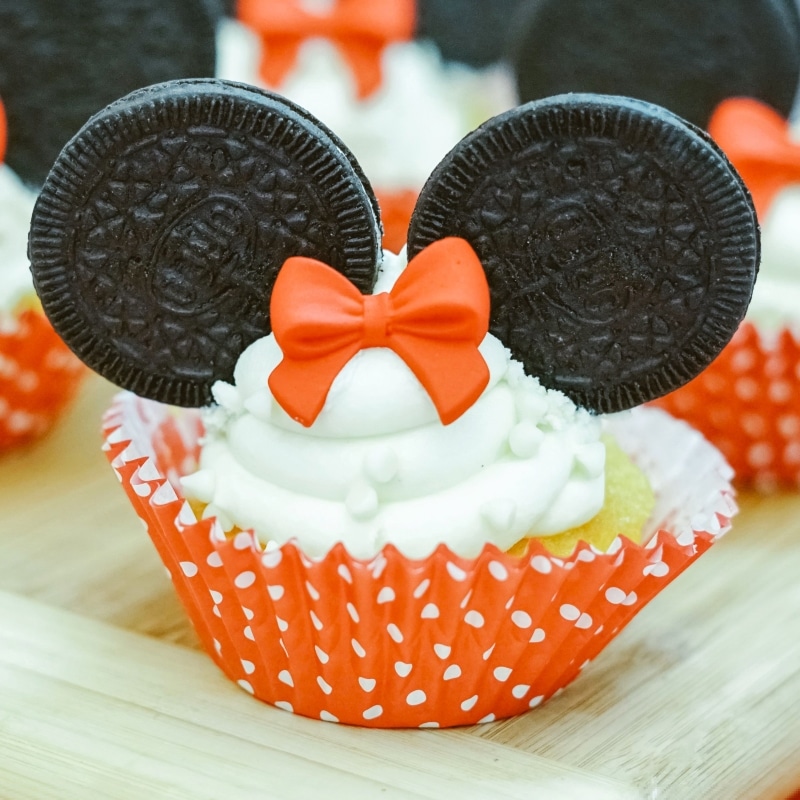 Decorated Minnie Mouse Cupcakes for Parties