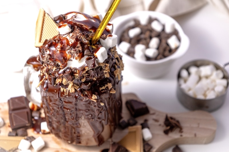 fill a freakshake will chocolate goodies